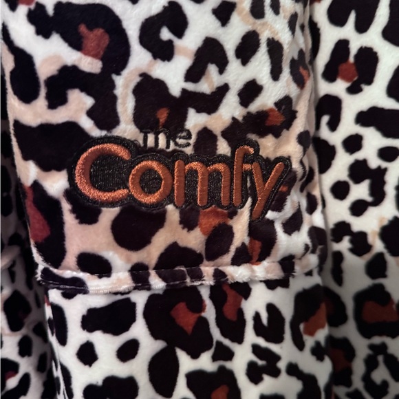 Comfy Leopard Print Women's Jacket - Picture 2 of 4